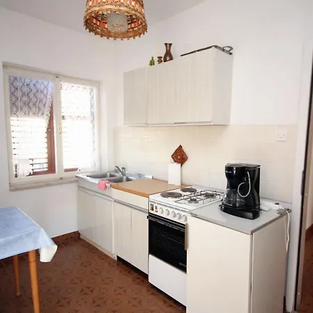 Apartments By The Sea Jezera, Murter - 5074 Jezera