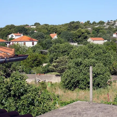 Apartments By The Sea Jezera, Murter - 5074 *