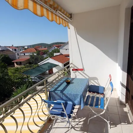 Apartment Apartments By The Sea Jezera, Murter - 5074 *