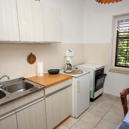 Apartment Apartments By The Sea Jezera, Murter - 5074 Jezera