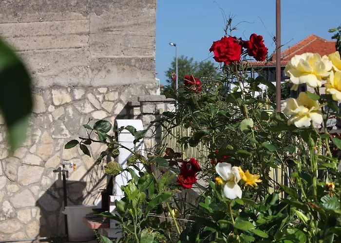 Apartman Apartments By The Sea Jezera, Murter - 5074 Jezera