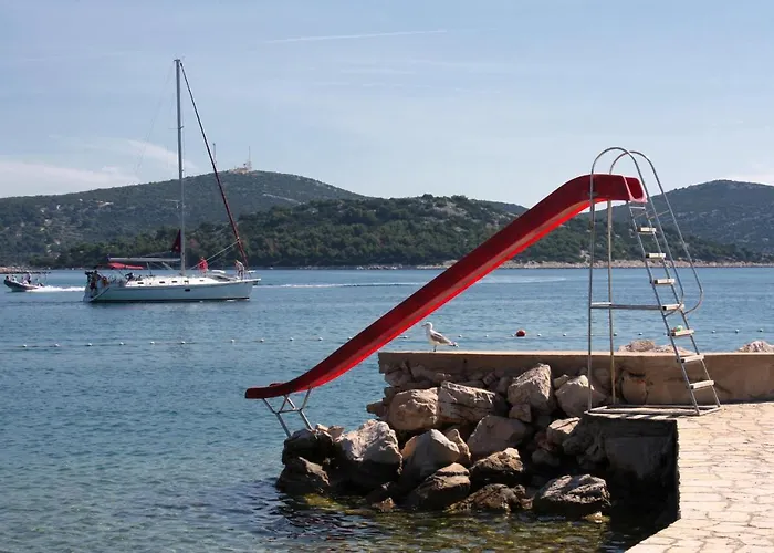 Apartman Apartments By The Sea Jezera, Murter - 5074 Jezera