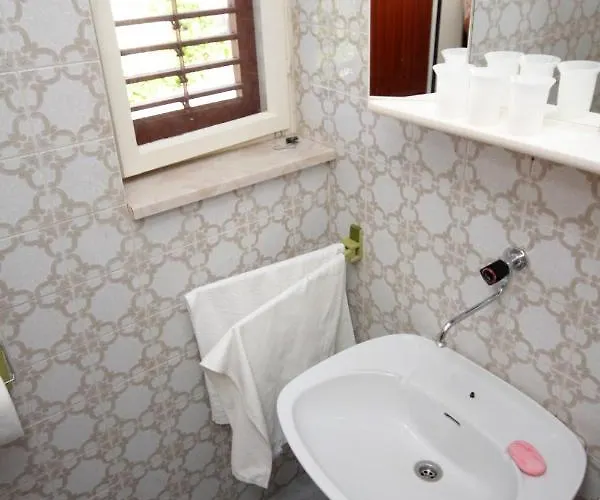 Apartments By The Sea Jezera, Murter - 5074