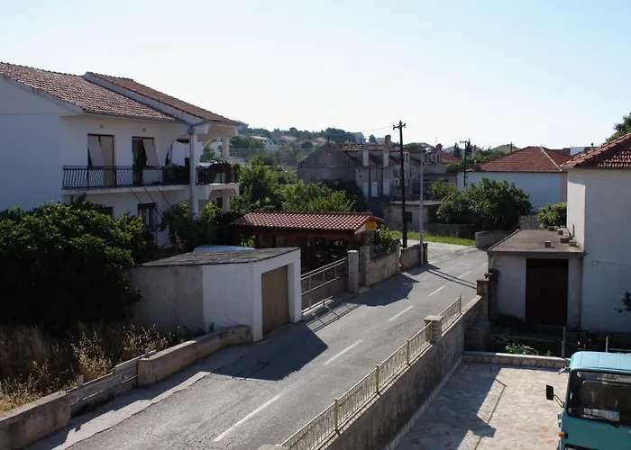 Apartments By The Sea Jezera, Murter - 5074 Apartman Jezera