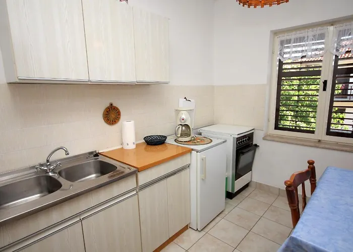 Apartman Apartments By The Sea Jezera, Murter - 5074 Jezera